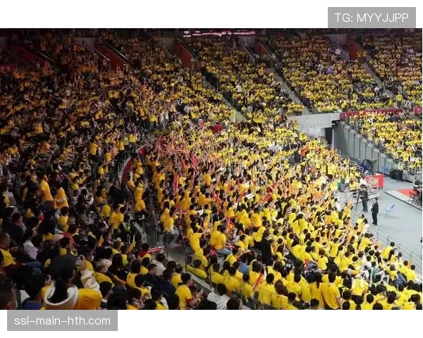 CBA季后赛热潮带动，北京、广州多地球迷广场观赛活动火爆